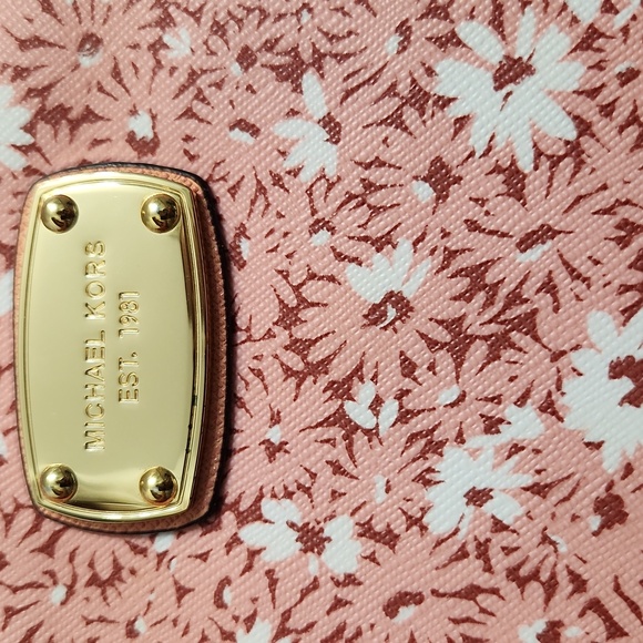 Michael Kors Cindy Dome Rose Floral Print Crossbody Bag - Picture 11 of 16